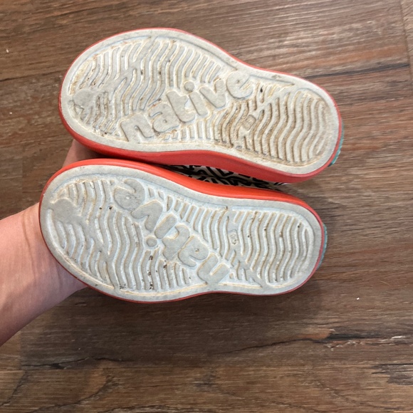 Native shoes - Picture 3 of 3